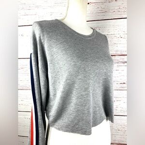 Popular 21 Gray Striped Sleeve Cropped Sweatshirt Medium